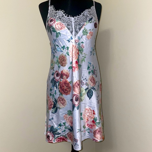 4 piece light blue floral satin set top/shorts/dress/robe - Picture 5 of 9